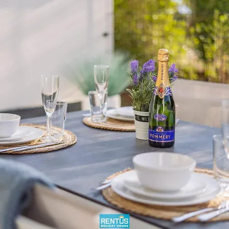 Thyline One - New Spacious For 8 Persons *