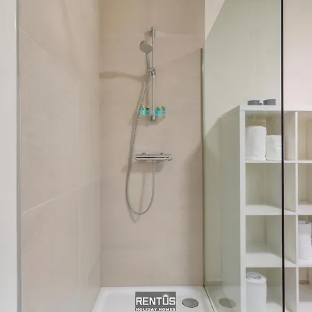 Thyline One - New Spacious For 8 Persons Apartment *